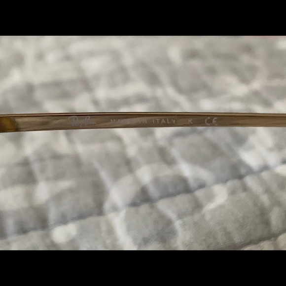 Rayban Aviators. Like new condition. - Picture 3 of 6